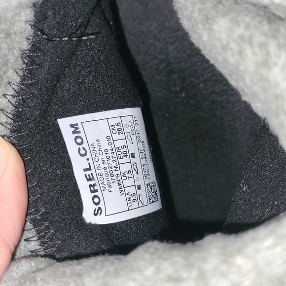 Women's size 9.5 Sorel Boots - Picture 5 of 7